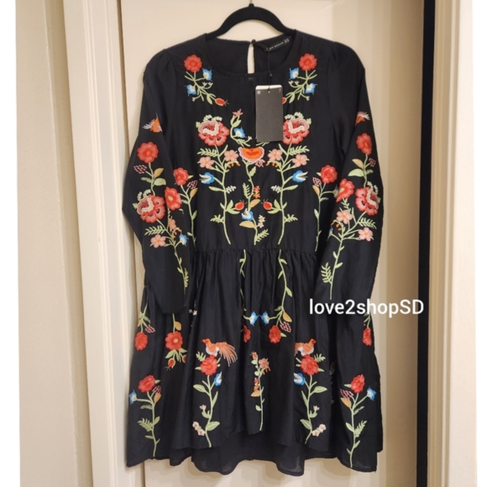 Zara Embroidered Black Floral dress size XS Extra Small NWT. Blogger's Favorite